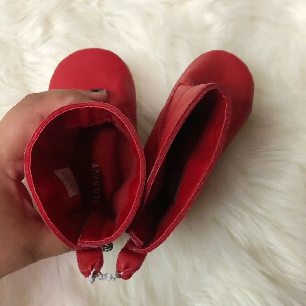 NWOT Old Navy Baby Red Booties Sz 12-18 Months